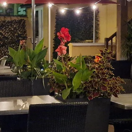 Saint Jacques فندق 3*