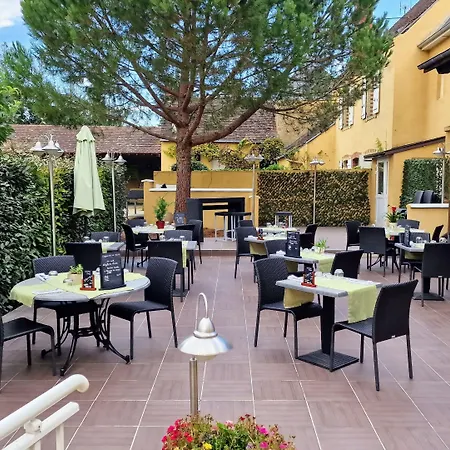 Saint Jacques ホテル