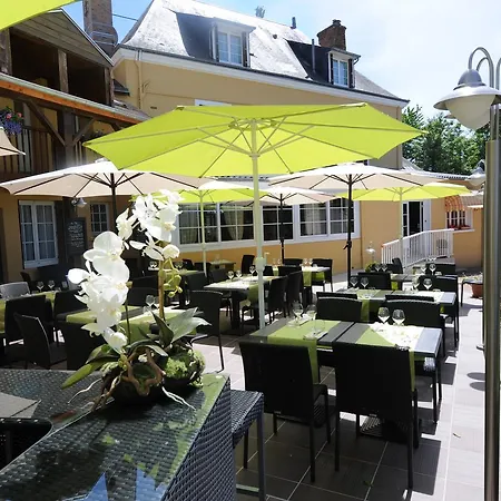 Saint Jacques Hotel 3*