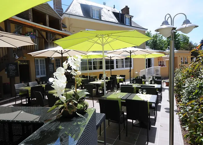 Saint Jacques Hotel 3*